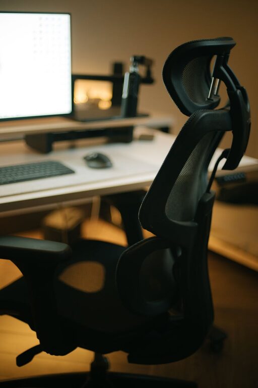 Tips for Choosing a Comfortable Desk Chair for Your Workspace